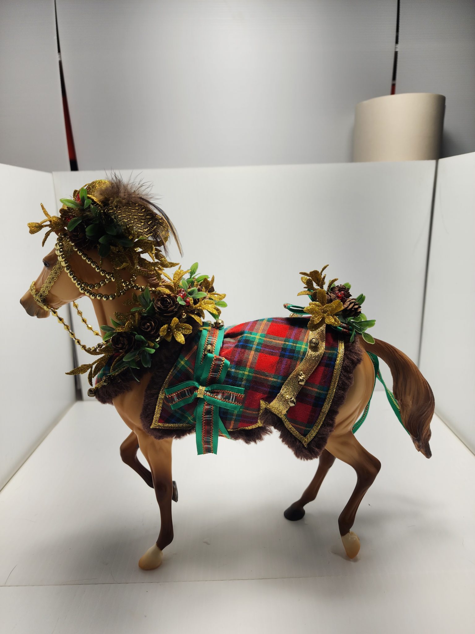 Breyer Horse Woodland Splendor 2016 Christmas Horse Model Breyer