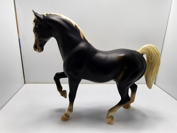 Breyer Hickory, Family Arabian Stallion in Matte Charcoal Color! - Image 2