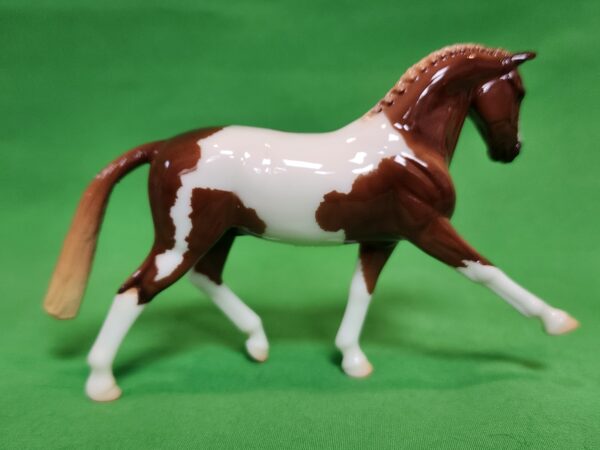 Shiloh - 2016 Breyer Stablemates Collector's Club - Image 3